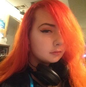 Meet your Posher, Cassandra